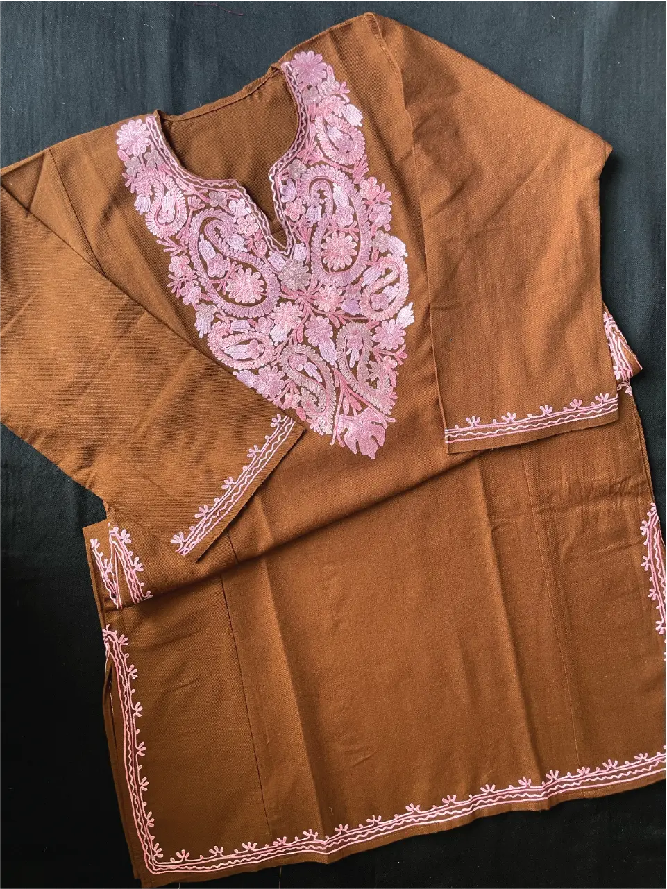 Kashmiri Pheran - Aarikari