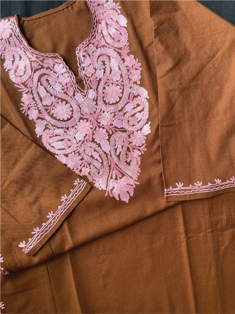 Kashmiri Pheran - Aarikari