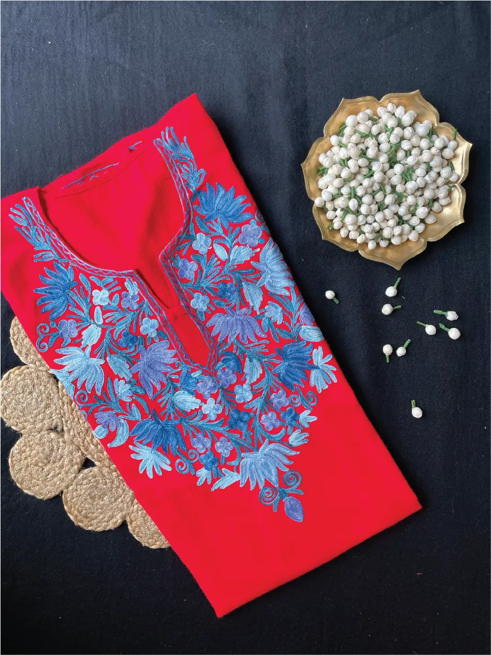 Kashmiri Pheran - Aarikari