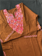 Kashmiri Pheran - Aarikari