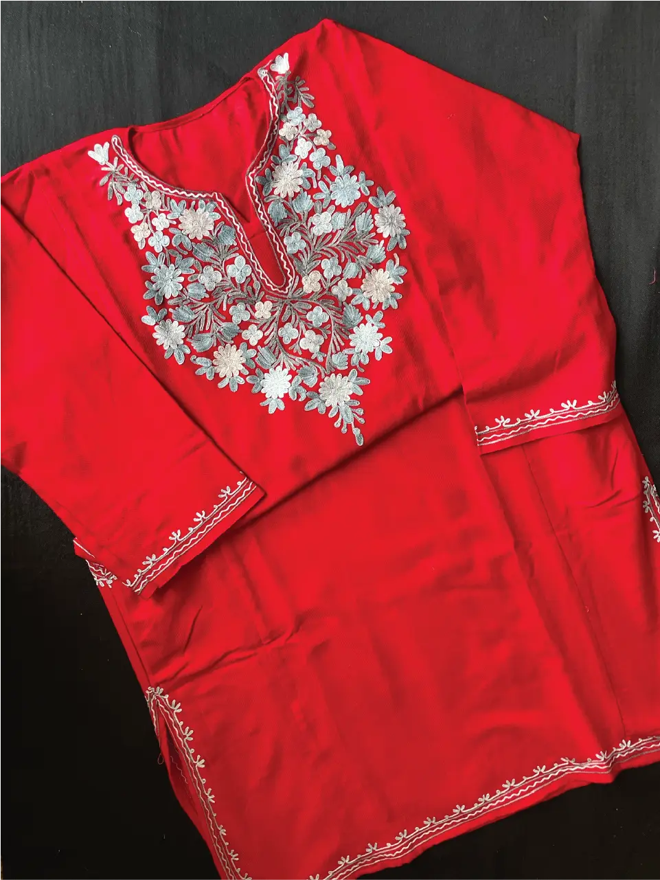 Kashmiri Pheran - Aarikari