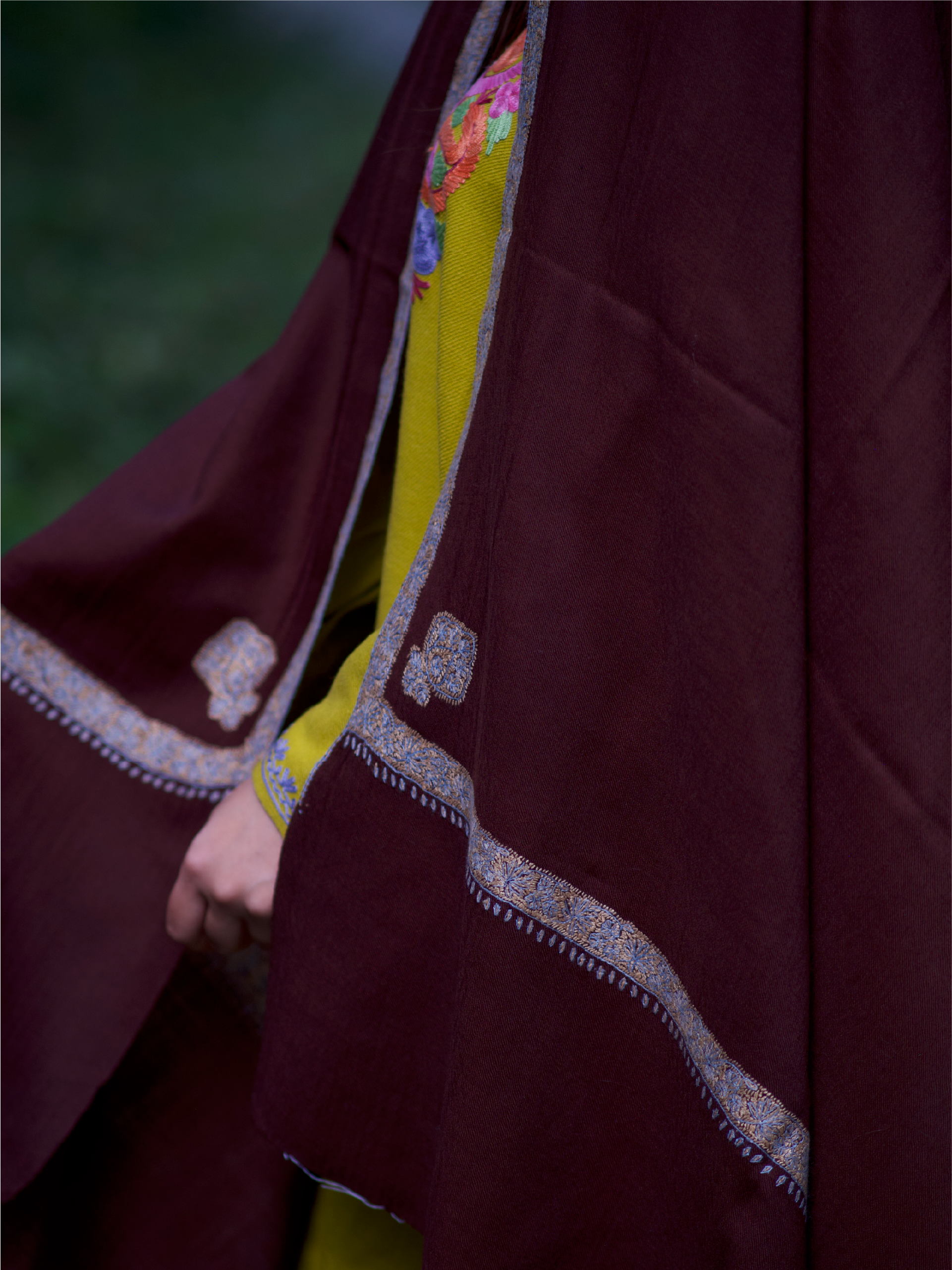 Kashmiri Handwoven Lambswool | Sozni Stole Neemdore – Coke | Premium Heritage