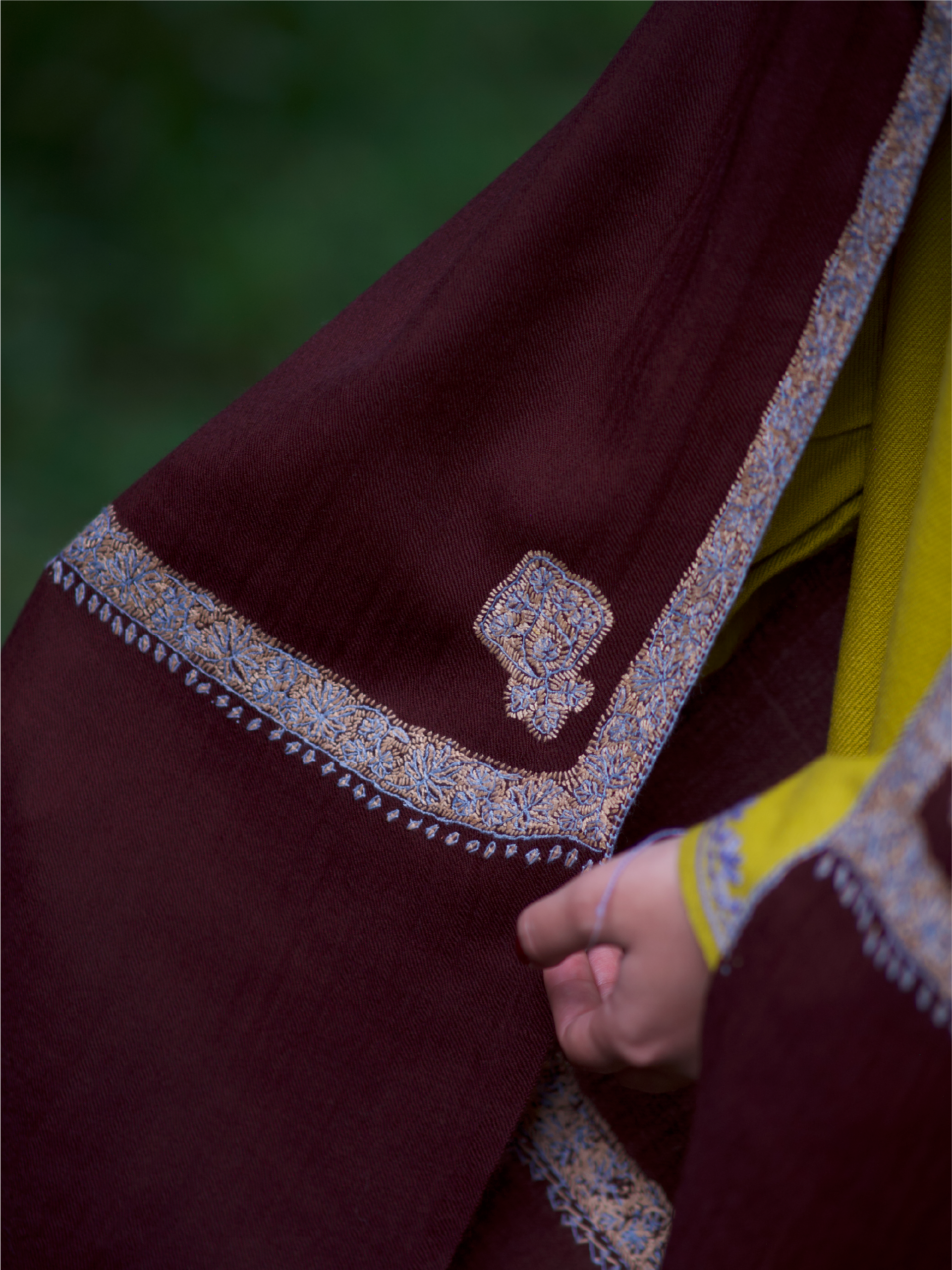 Kashmiri Handwoven Lambswool | Sozni Stole Neemdore – Coke | Premium Heritage