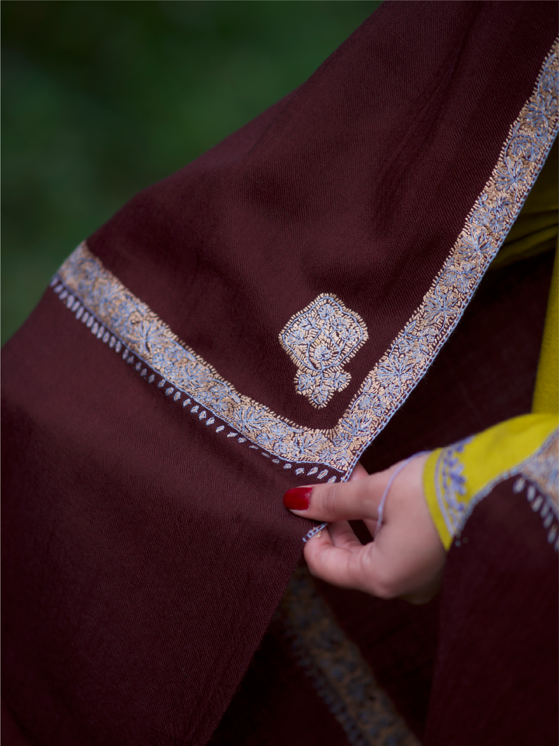 Kashmiri Handwoven Lambswool | Sozni Stole Neemdore – Coke | Premium Heritage