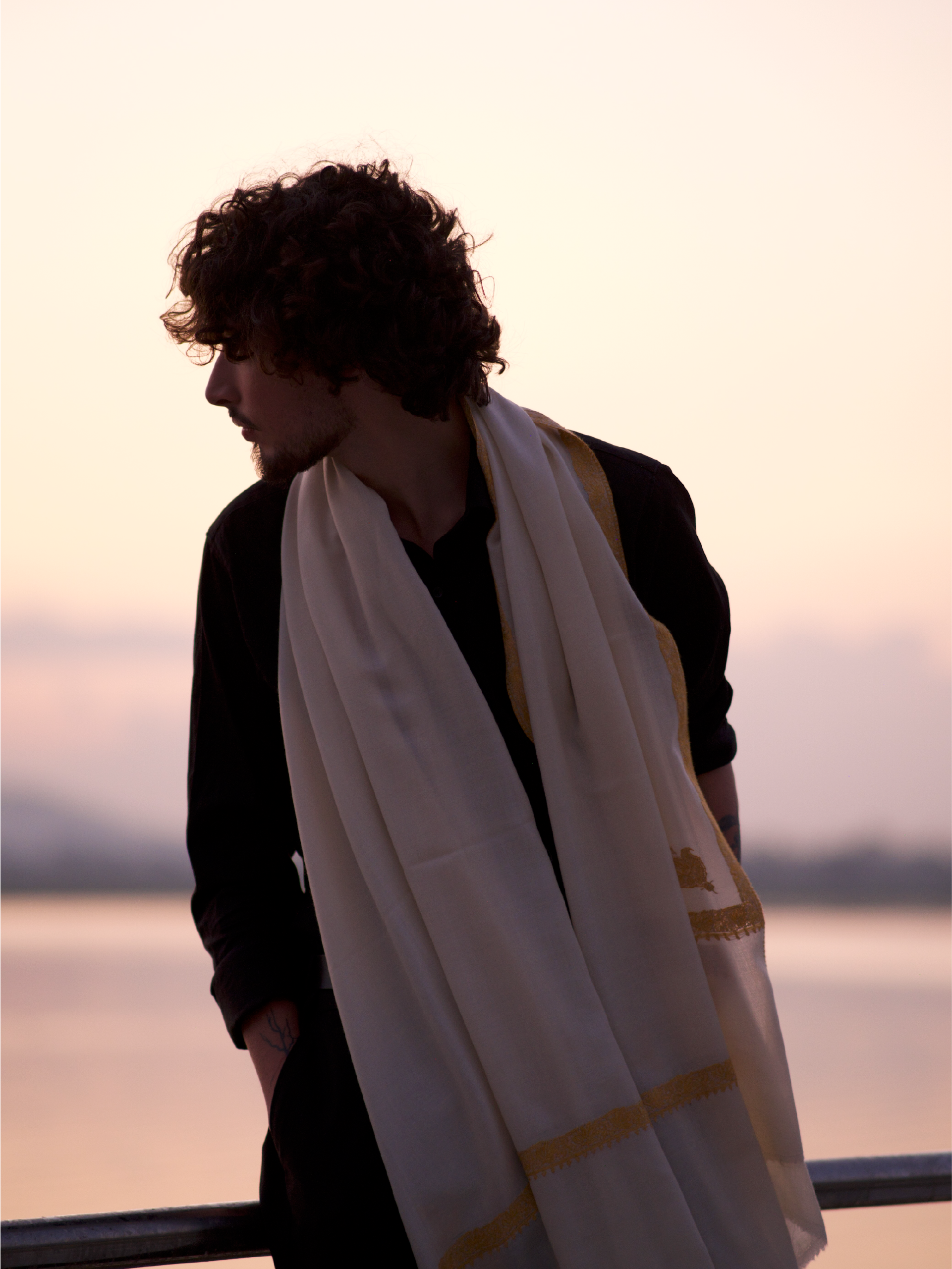 Kashmiri Handwoven Lambswool | Sozni Stole Neemdore – Off White | Premium Heritage