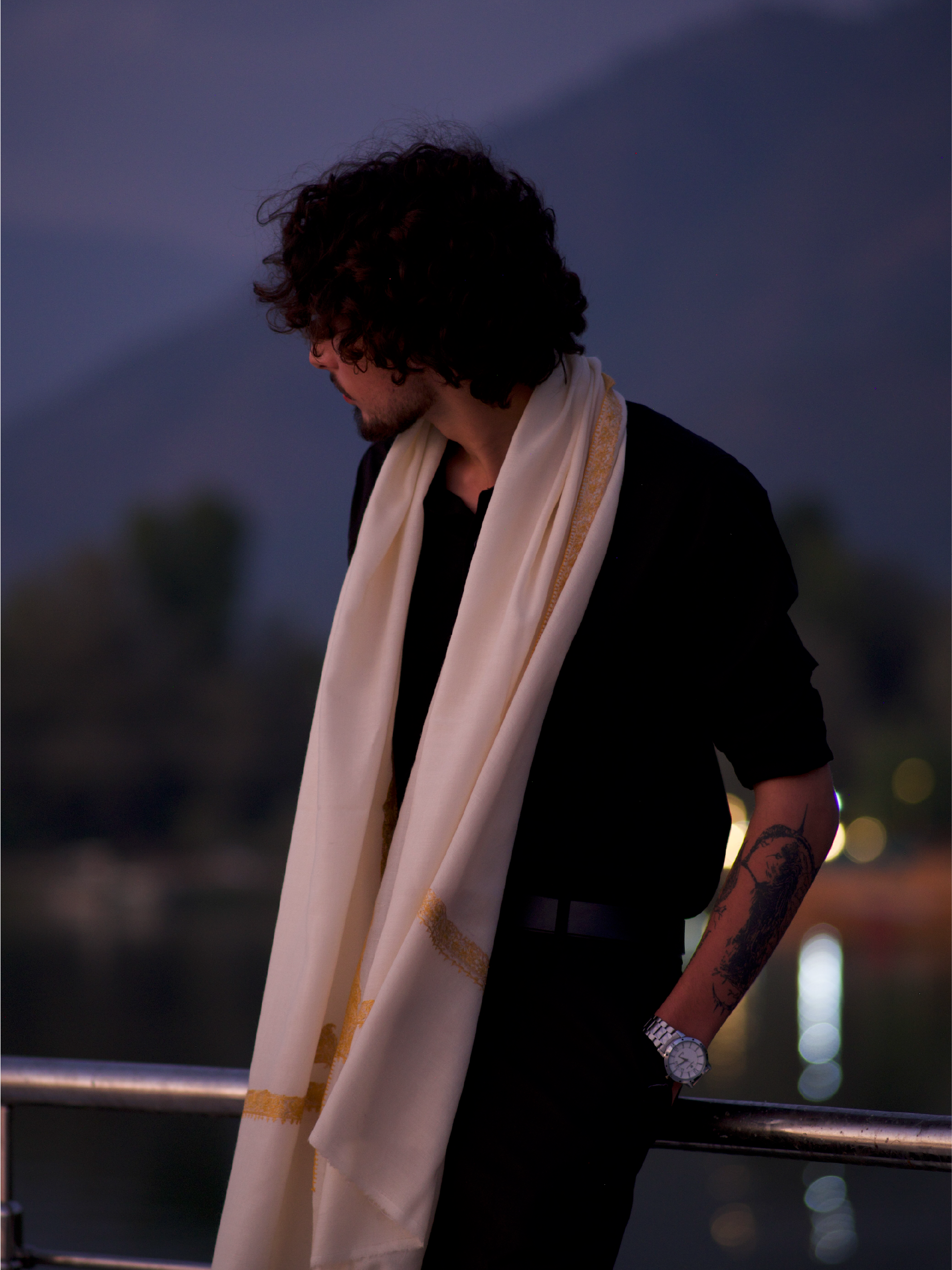 Kashmiri Handwoven Lambswool | Sozni Stole Neemdore – Off White | Premium Heritage