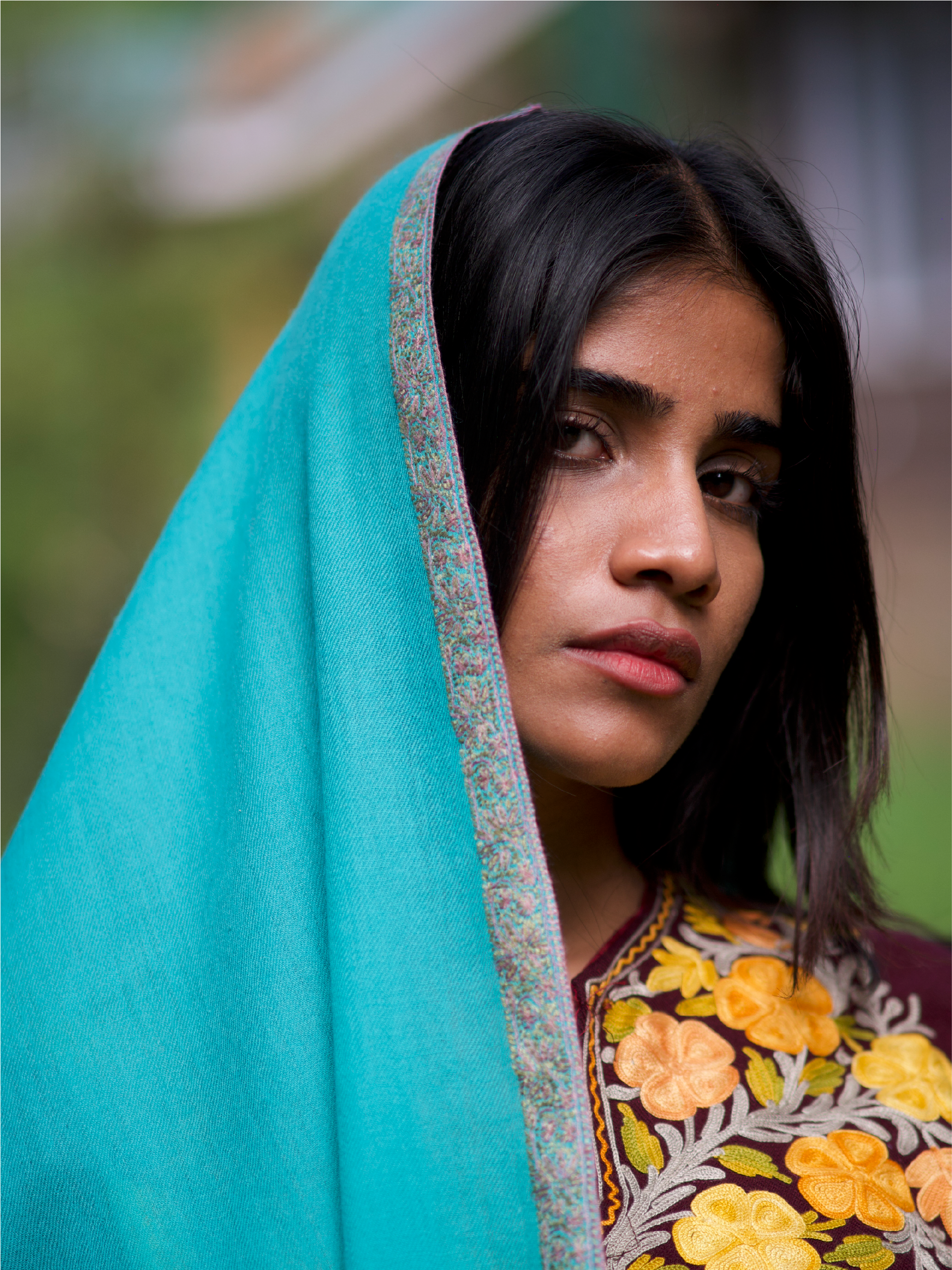 Kashmiri Handwoven Lambswool | Sozni Stole Neemdore – Deep Sky Blue | Premium Heritage