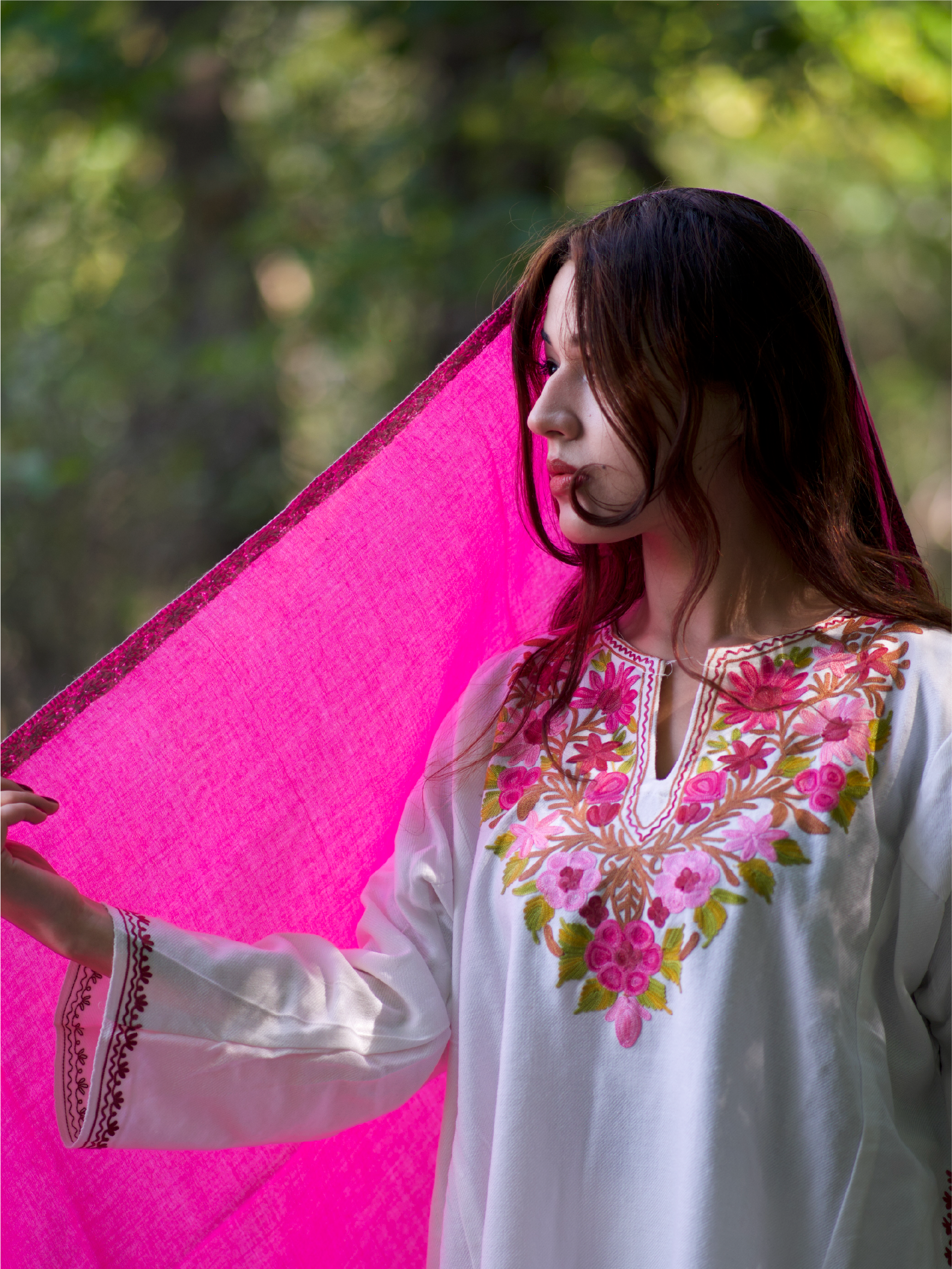 Kashmiri Handwoven Lambswool | Sozni Stole Neemdore – Barbie Pink | Premium Heritage