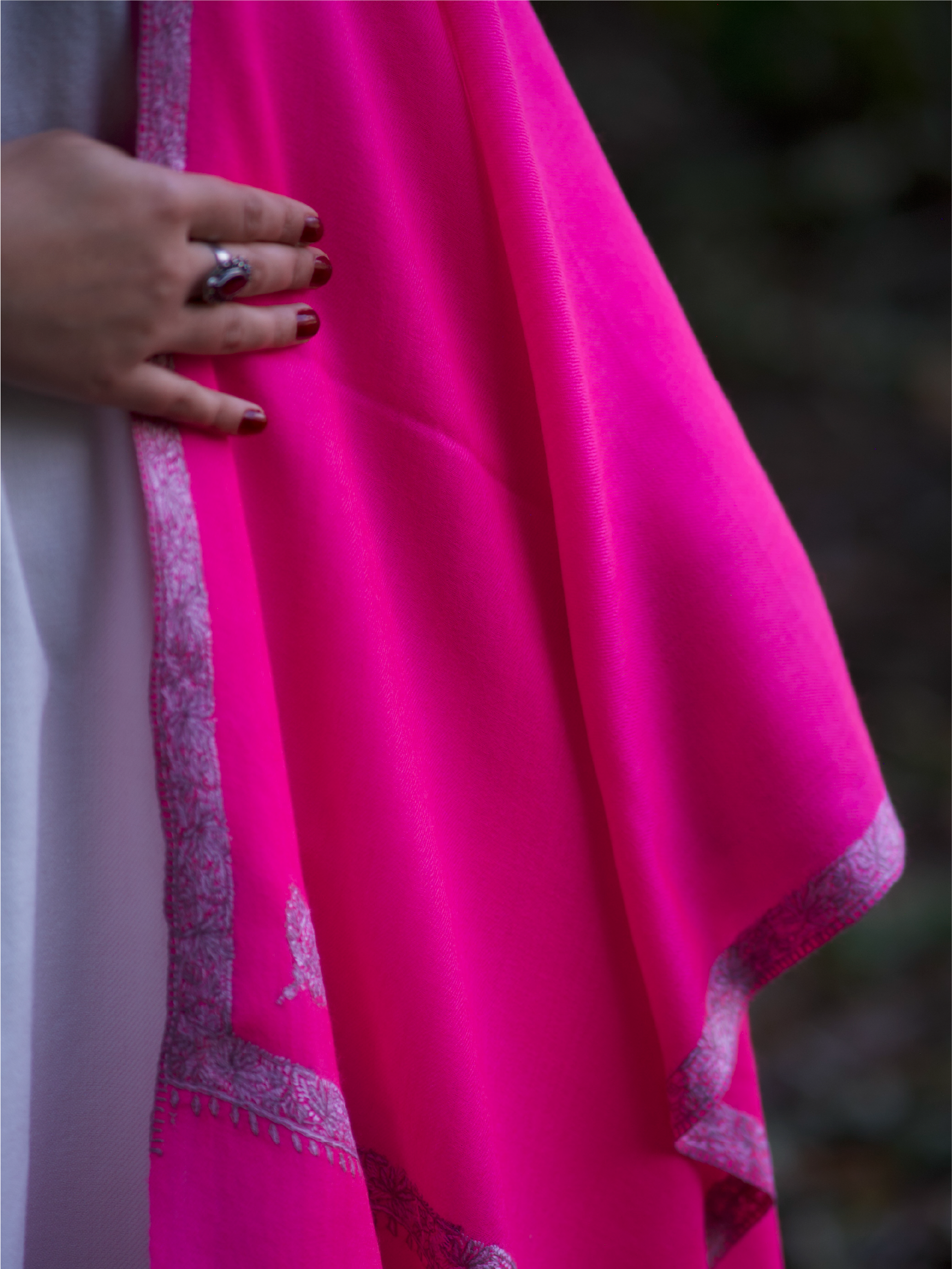 Kashmiri Handwoven Lambswool | Sozni Stole Neemdore – Barbie Pink | Premium Heritage