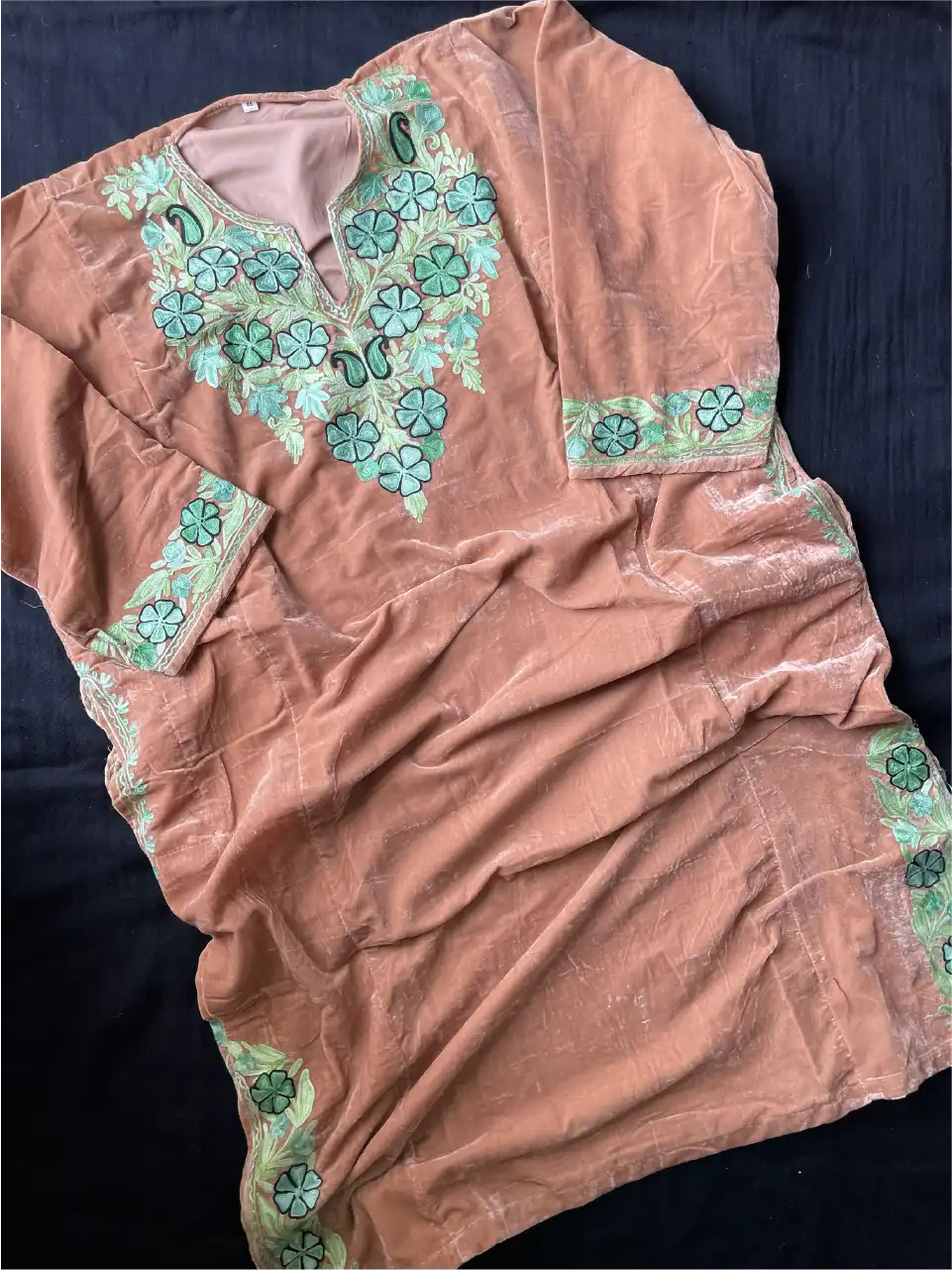 Makhmal Pheran - Kashmiri Aari