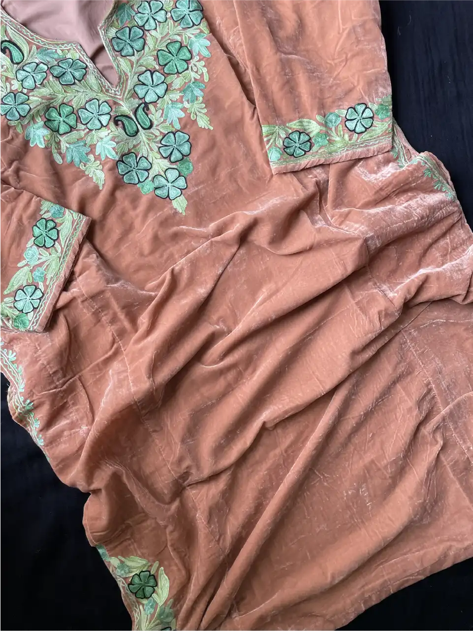 Makhmal Pheran - Kashmiri Aari