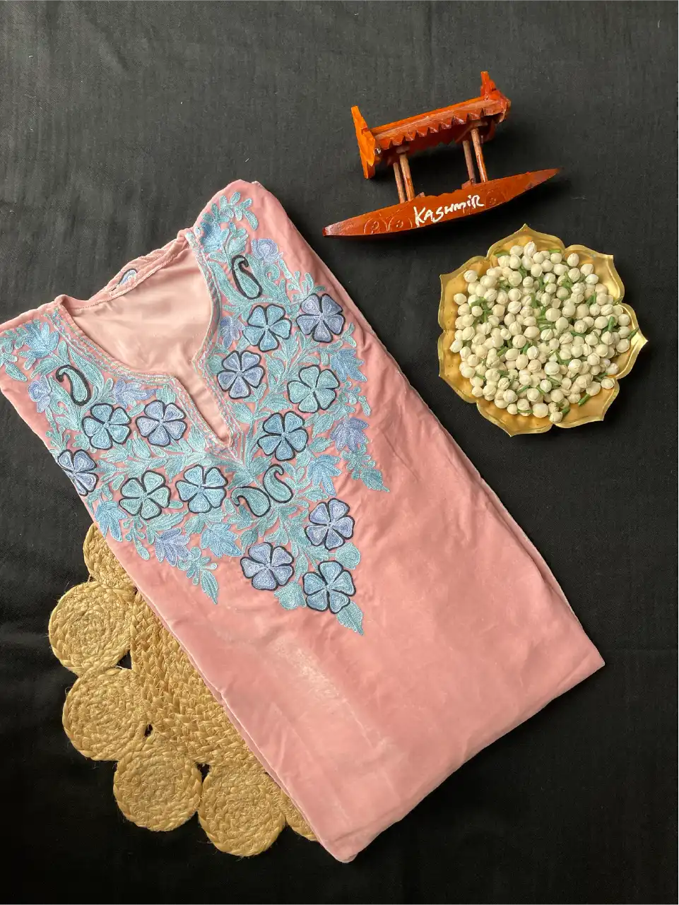 Makhmal Pheran - Kashmiri Aari