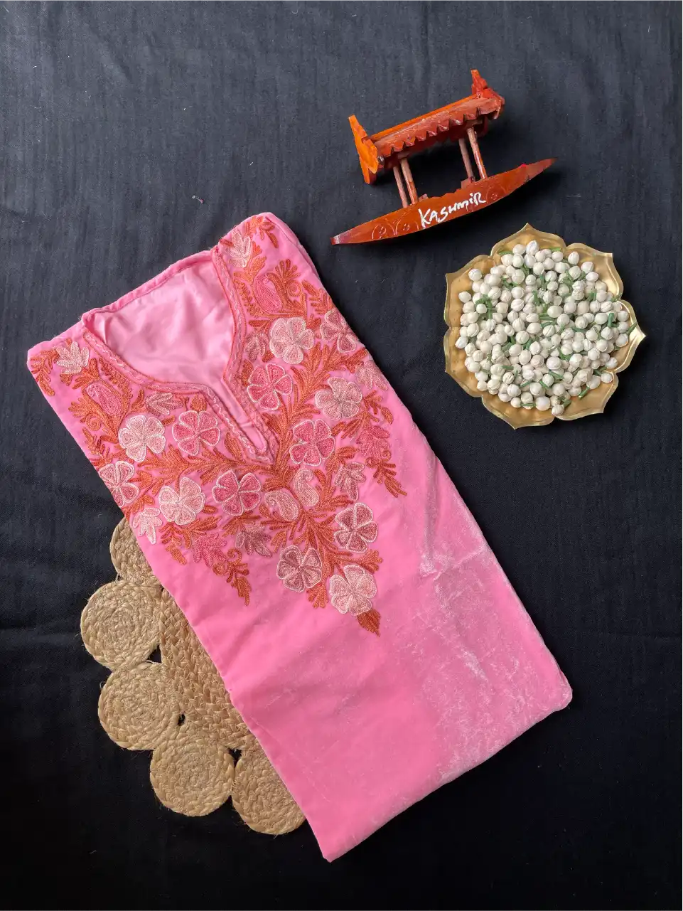 Makhmal Pheran - Kashmiri Aari