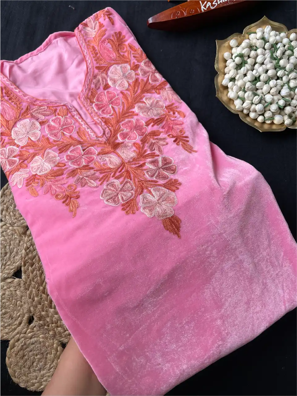 Makhmal Pheran - Kashmiri Aari