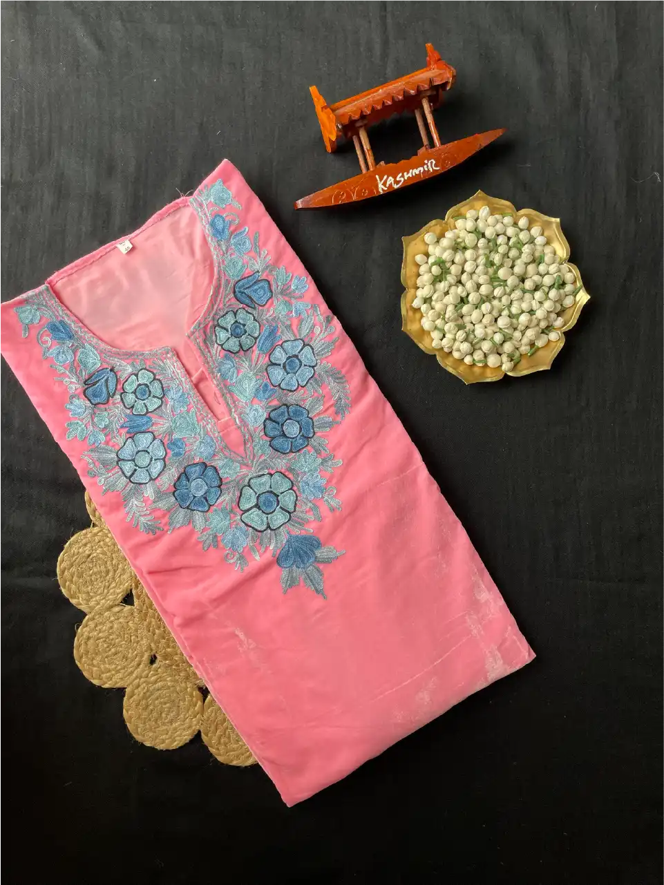 Makhmal Pheran - Kashmiri Aari