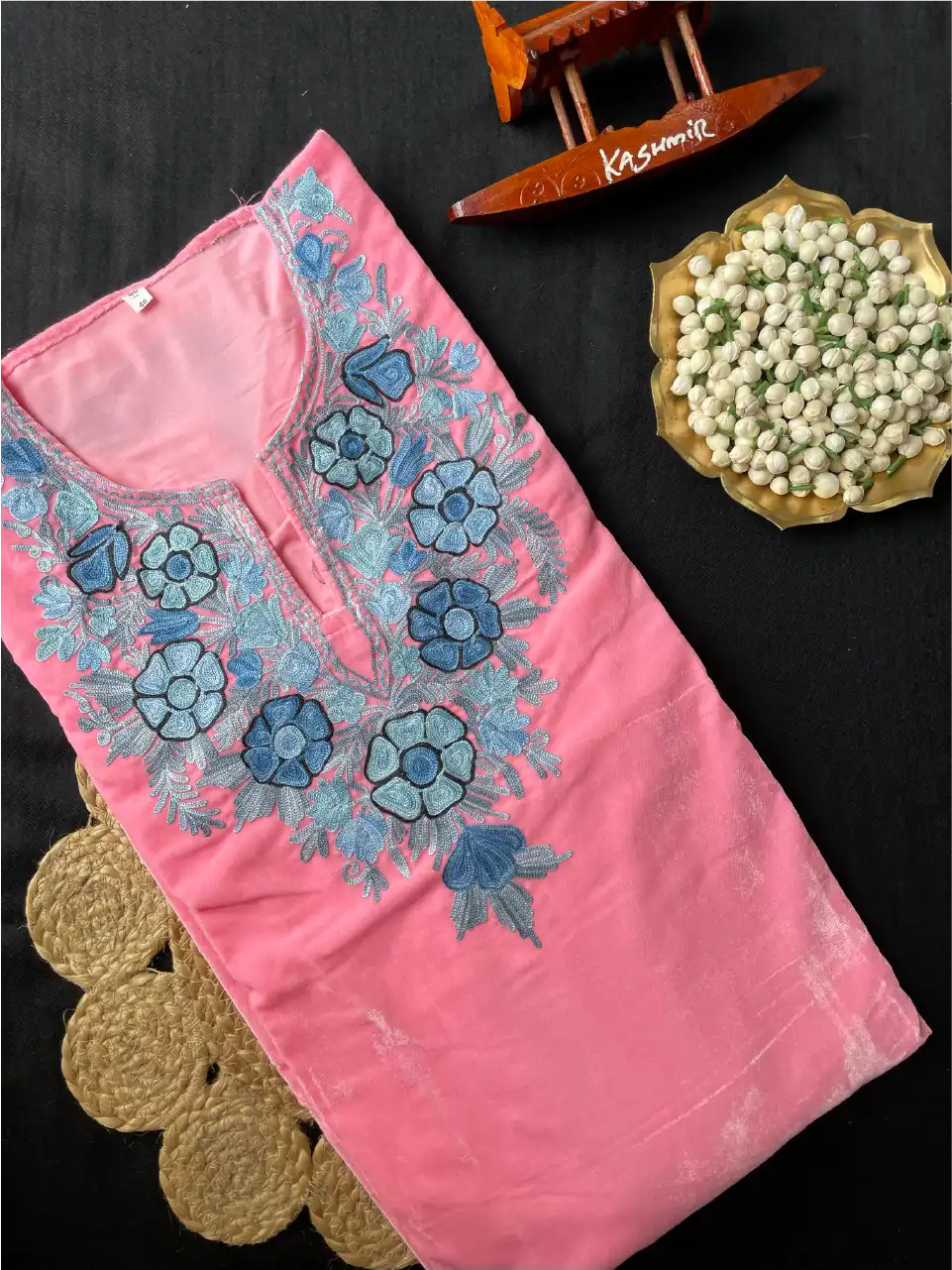 Makhmal Pheran - Kashmiri Aari