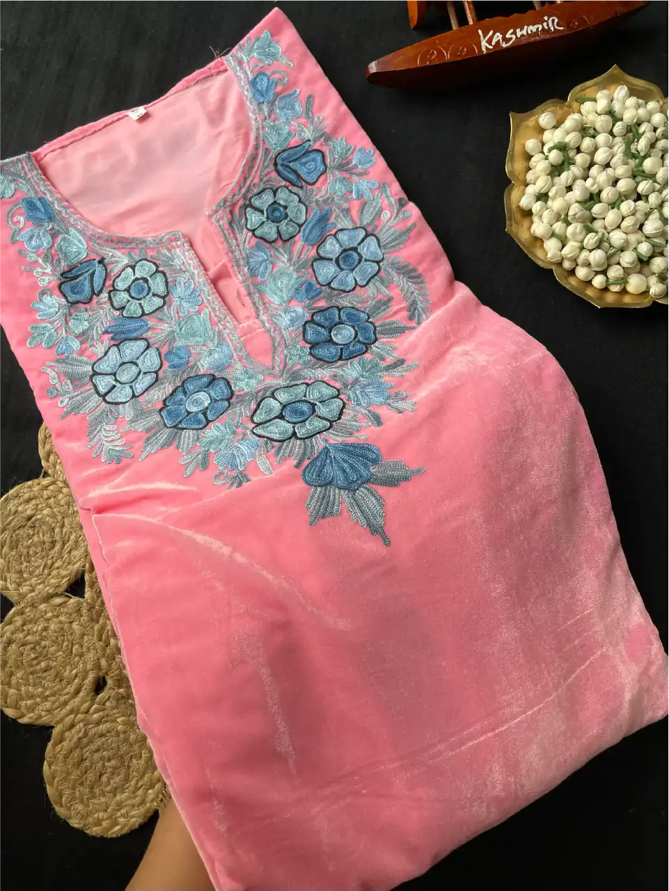 Makhmal Pheran - Kashmiri Aari