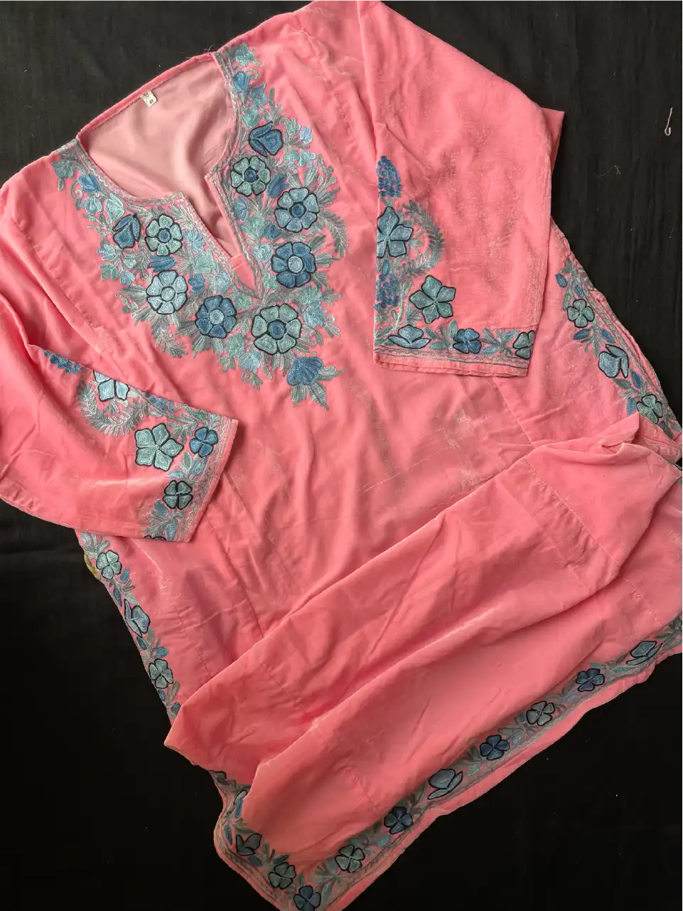 Makhmal Pheran - Kashmiri Aari