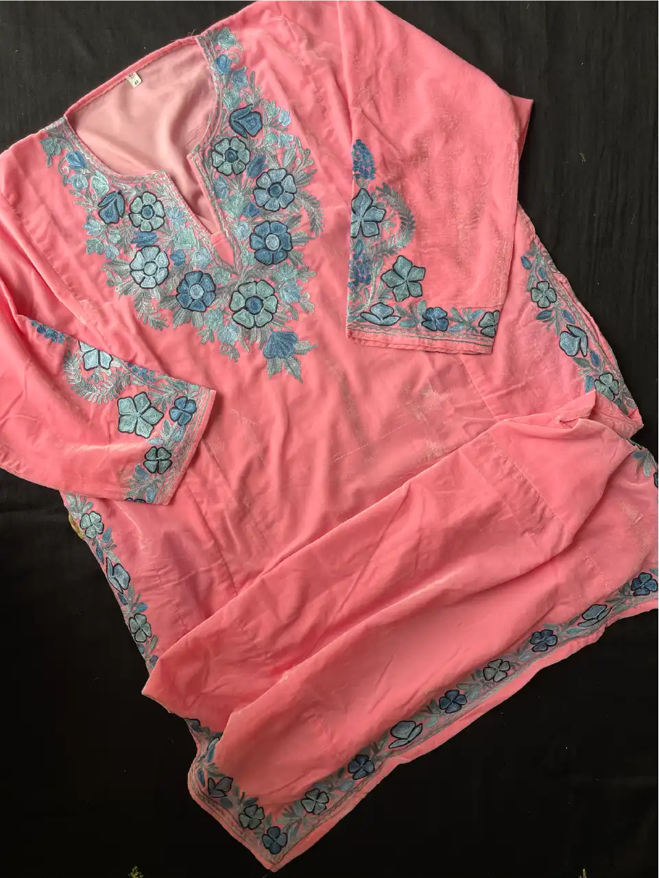 Makhmal Pheran - Kashmiri Aari