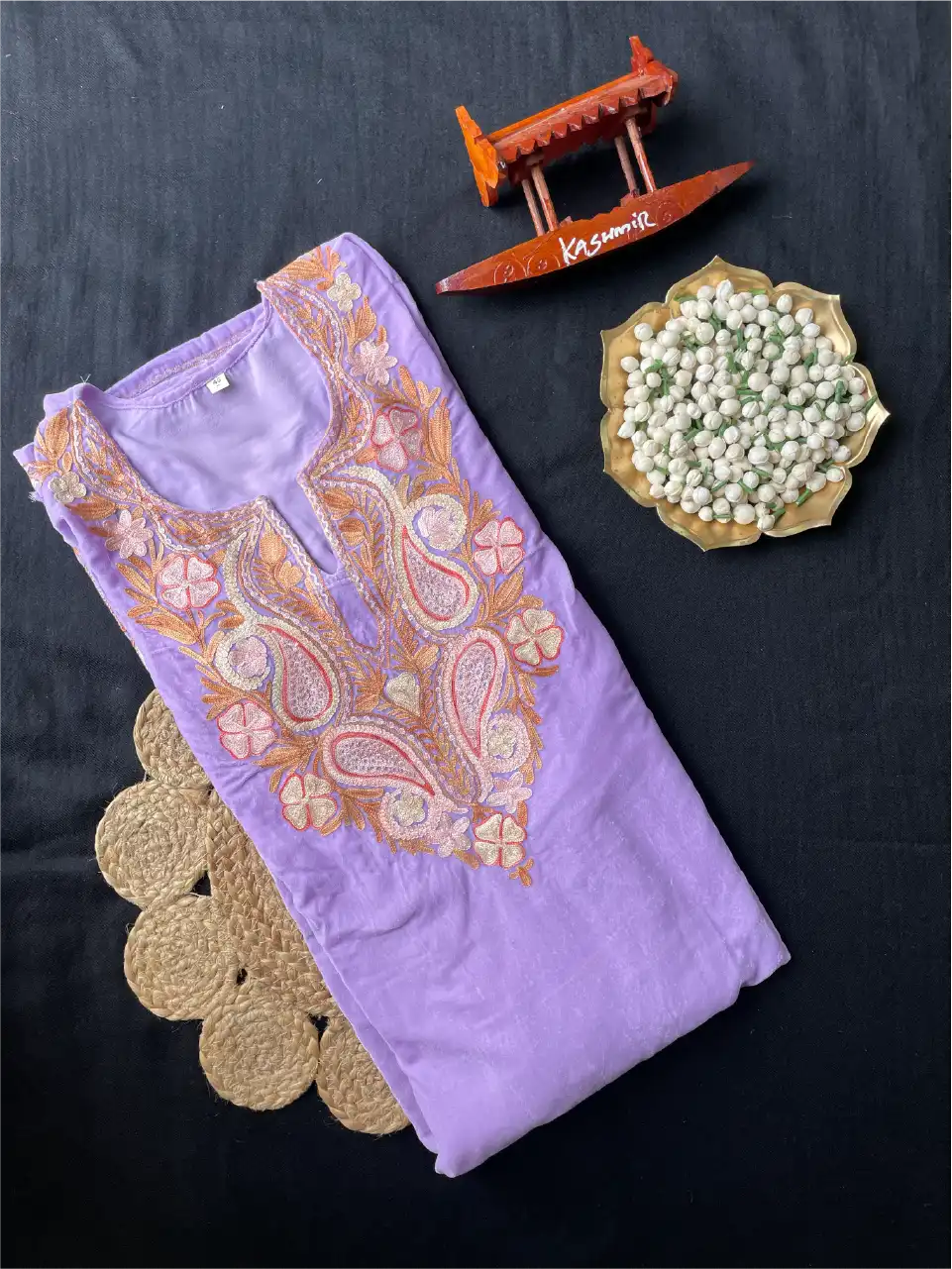 Makhmal Pheran - Kashmiri Aari