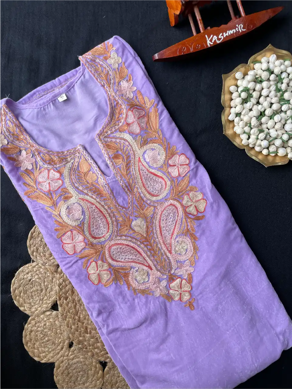 Makhmal Pheran - Kashmiri Aari