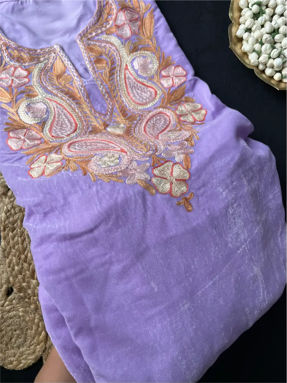 Makhmal Pheran - Kashmiri Aari