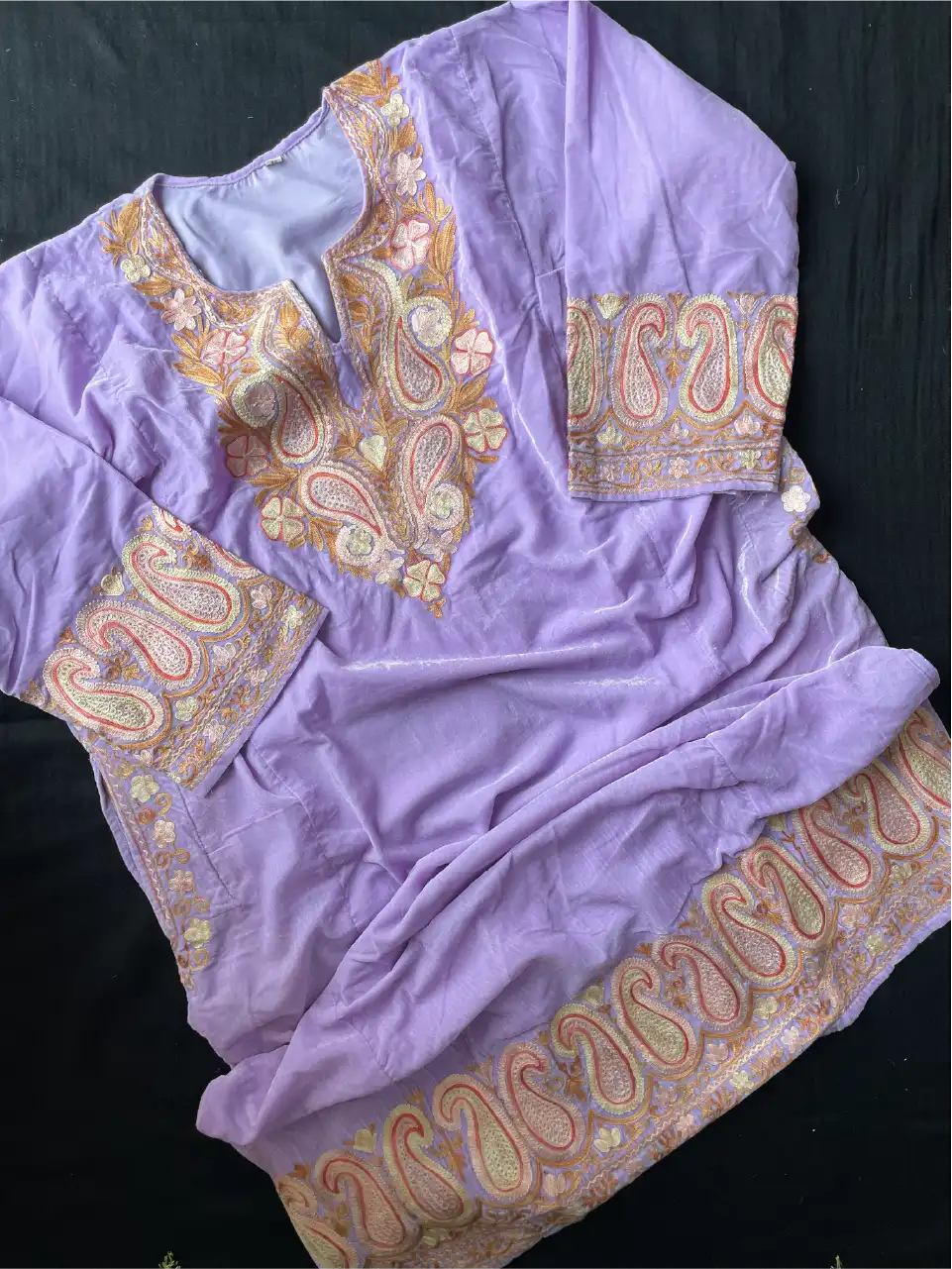 Makhmal Pheran - Kashmiri Aari