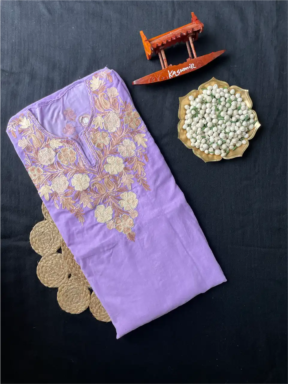 Makhmal Pheran - Kashmiri Aari