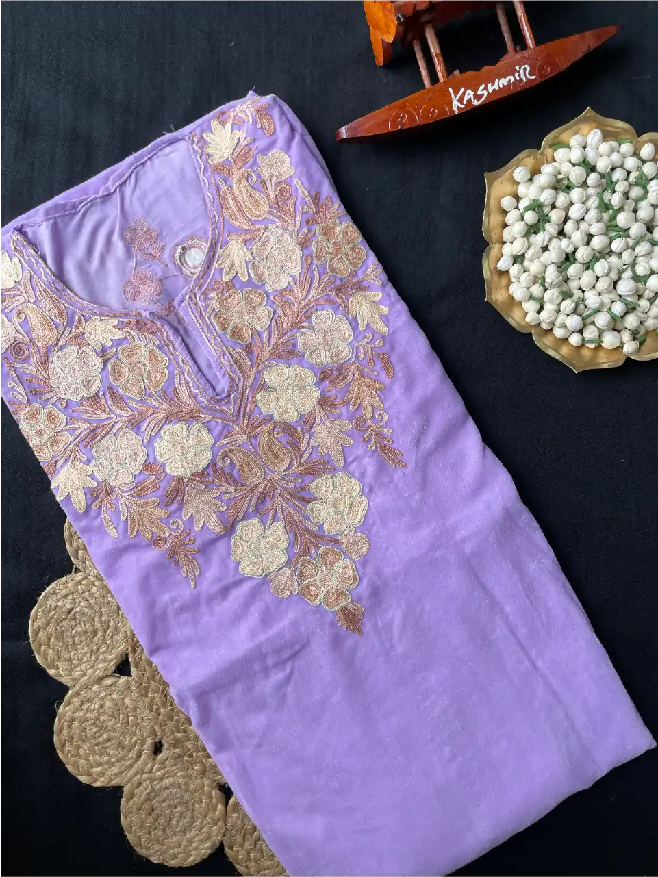 Makhmal Pheran - Kashmiri Aari