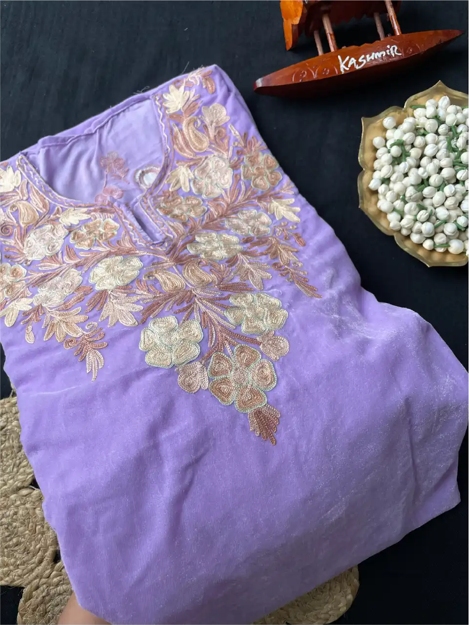 Makhmal Pheran - Kashmiri Aari