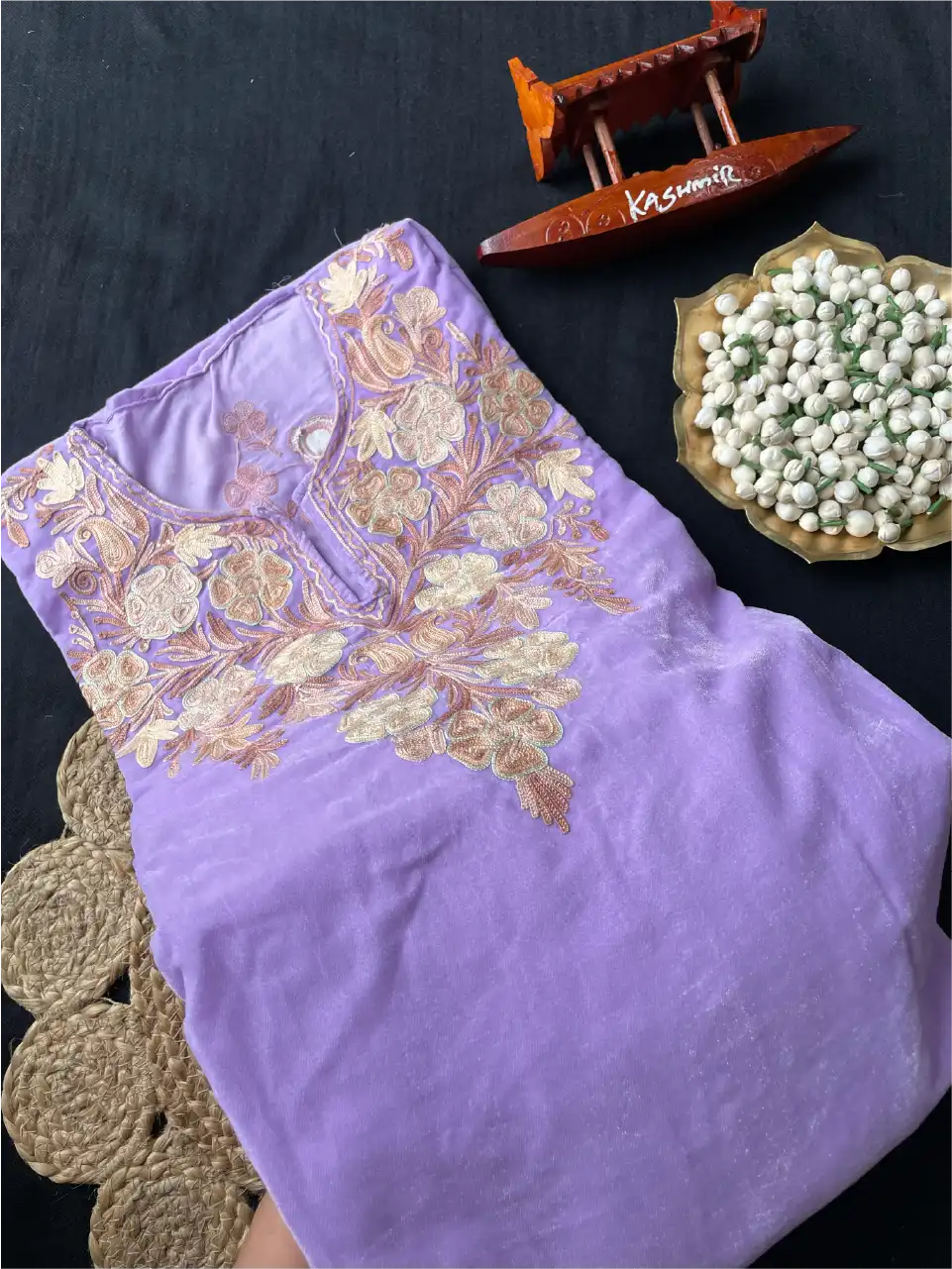 Makhmal Pheran - Kashmiri Aari