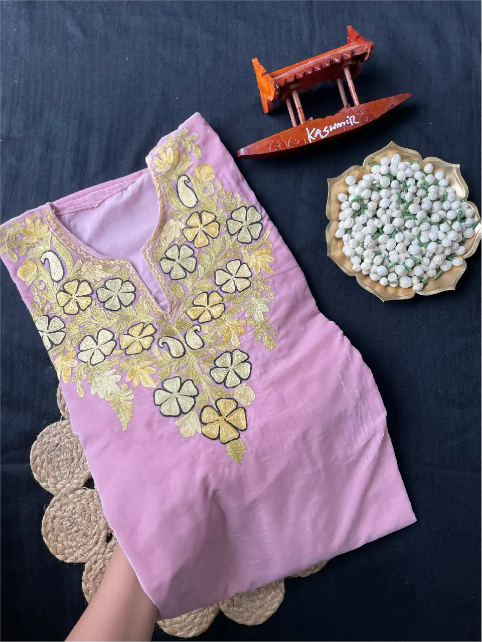 Makhmal Pheran - Kashmiri Aari