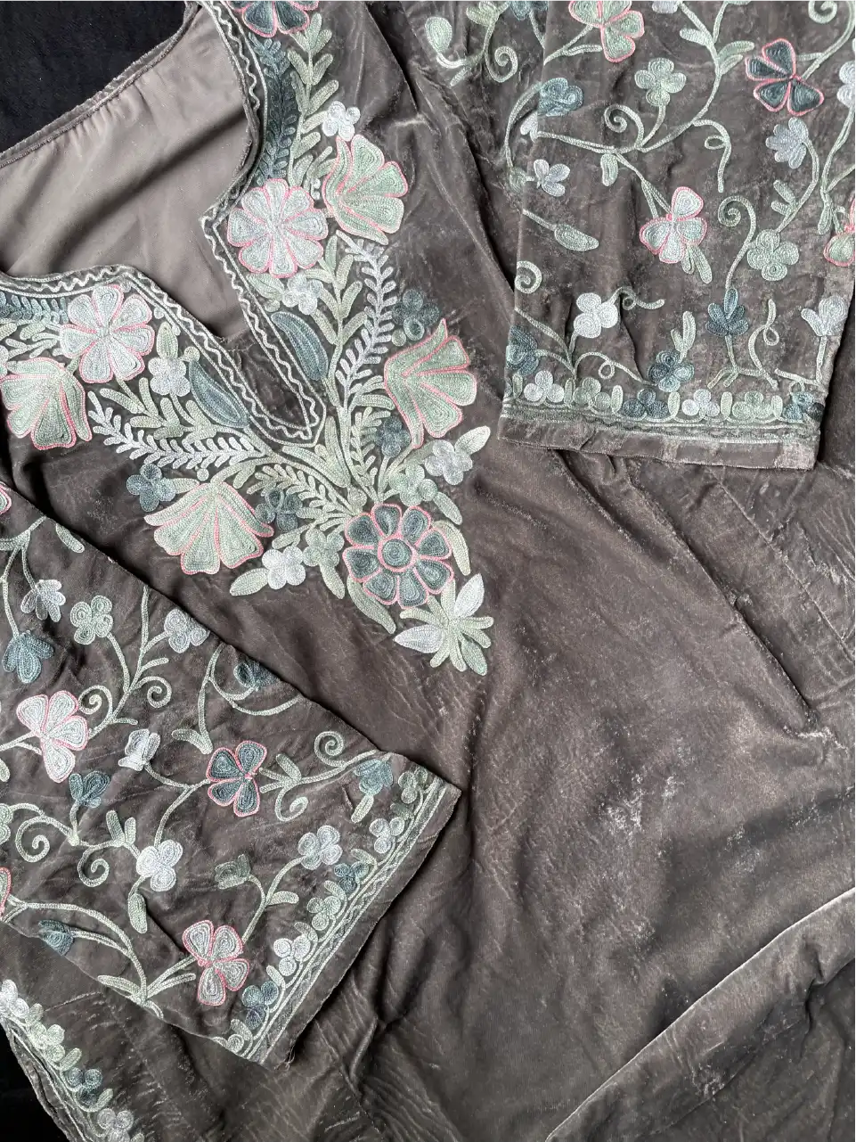 Makhmal Pheran - Kashmiri Aari