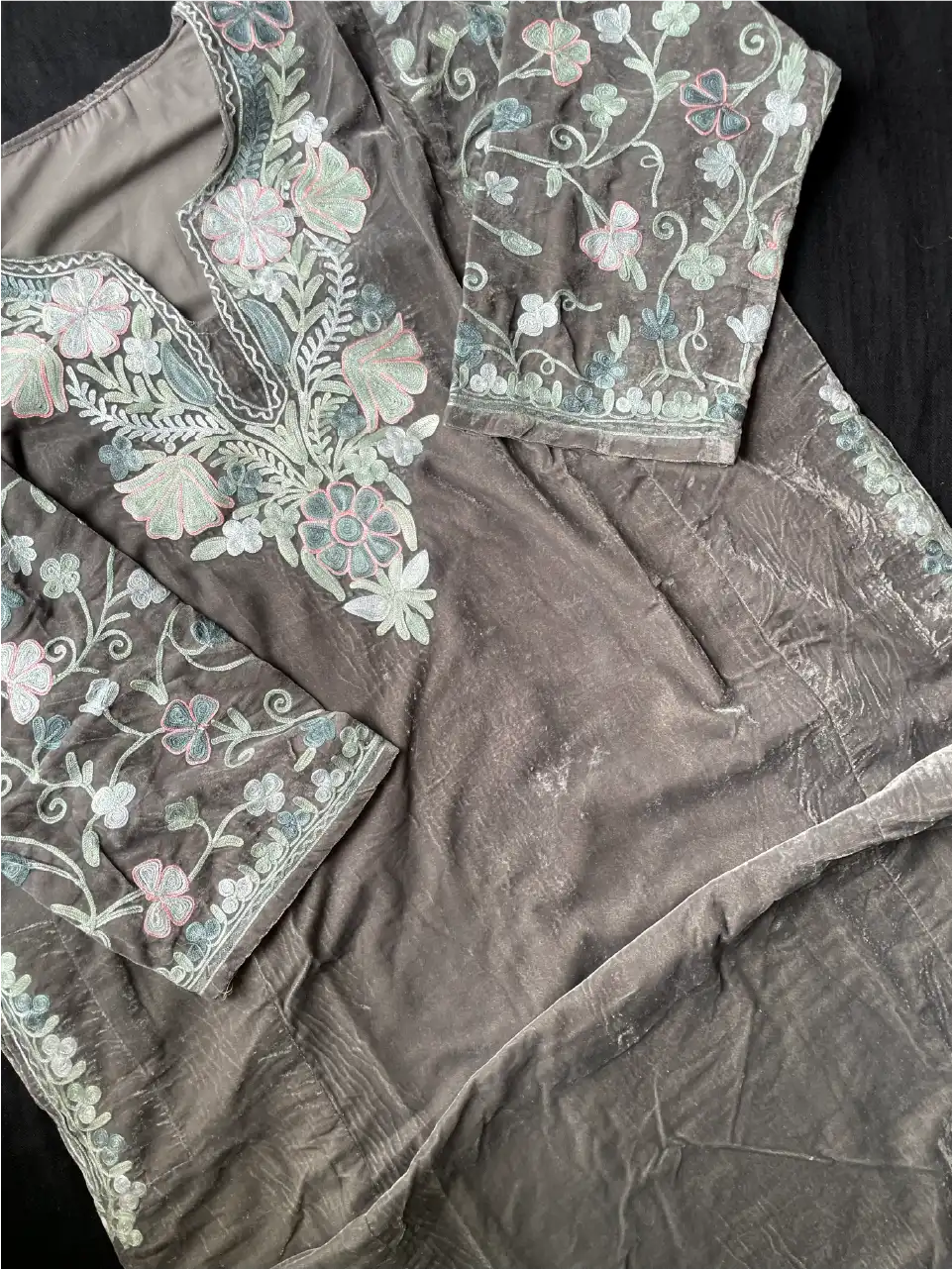 Makhmal Pheran - Kashmiri Aari