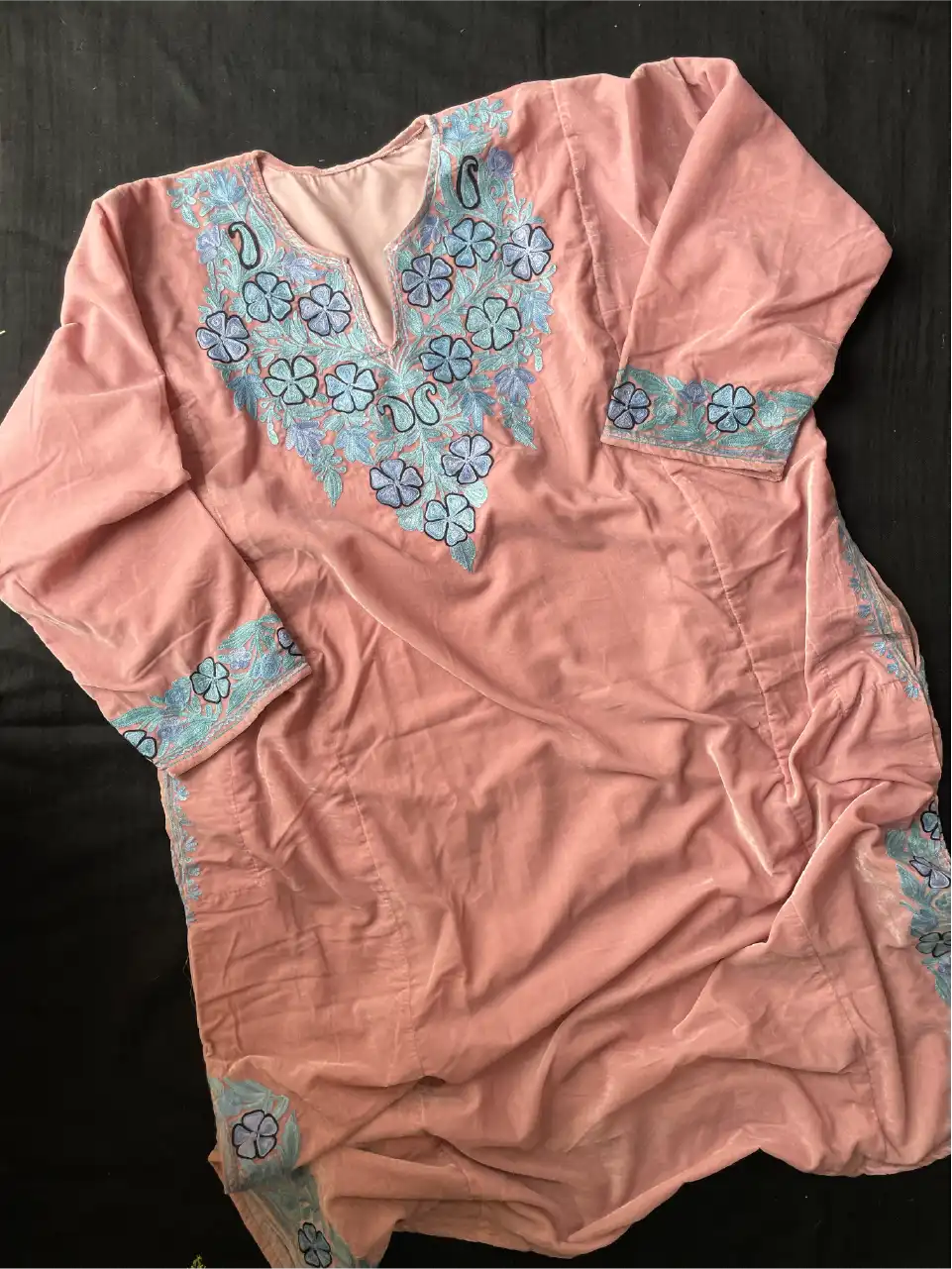 Makhmal Pheran - Kashmiri Aari