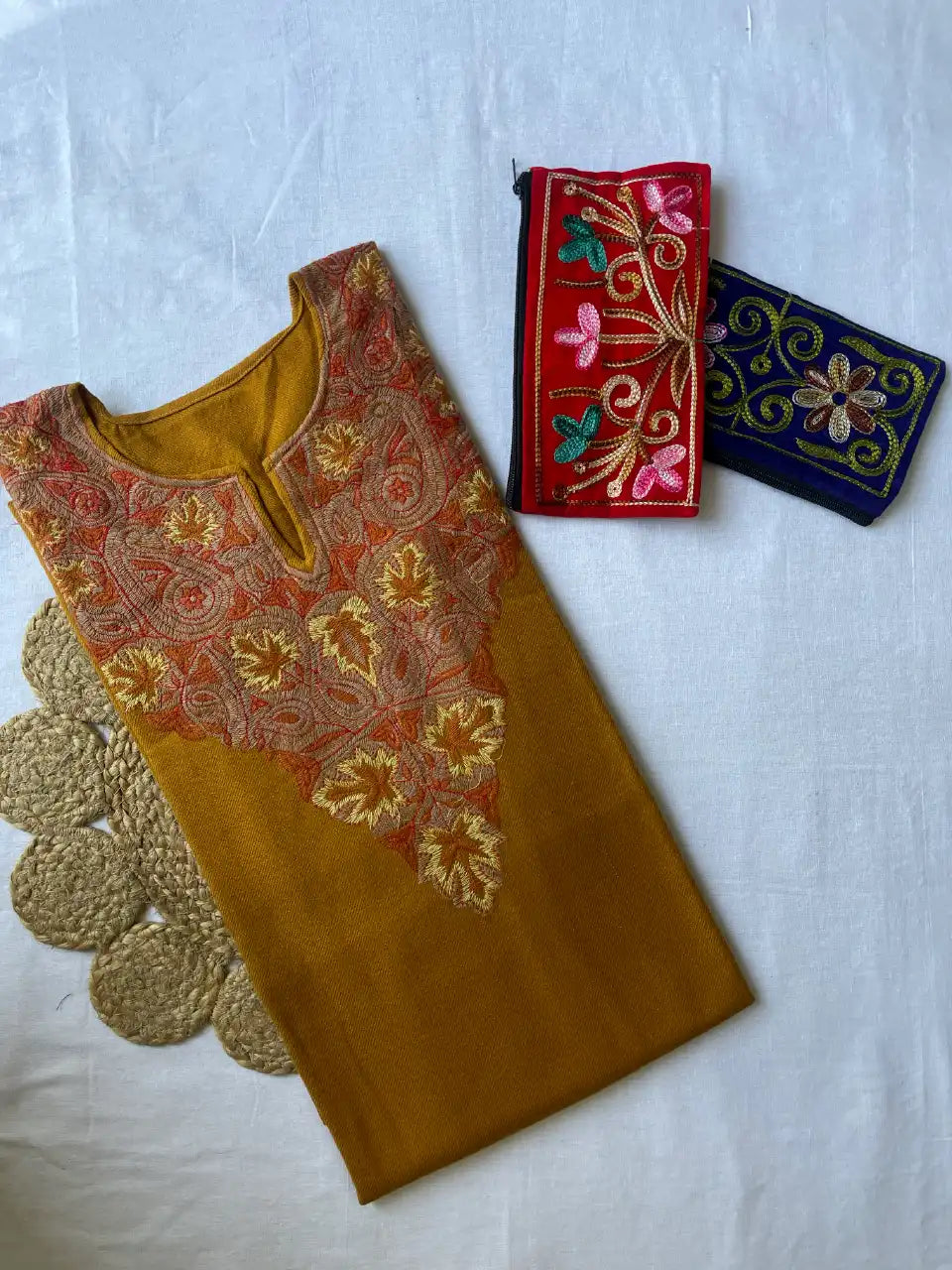 Cashmilon Sozni - Embroidered Kashmiri Pheran