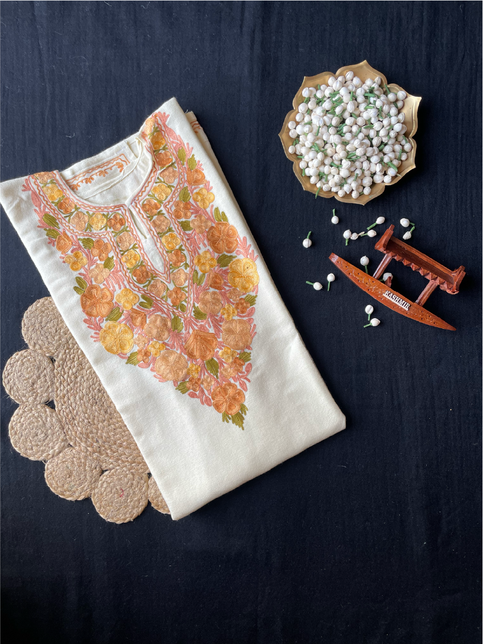 Cashmilon Pheran - Aari