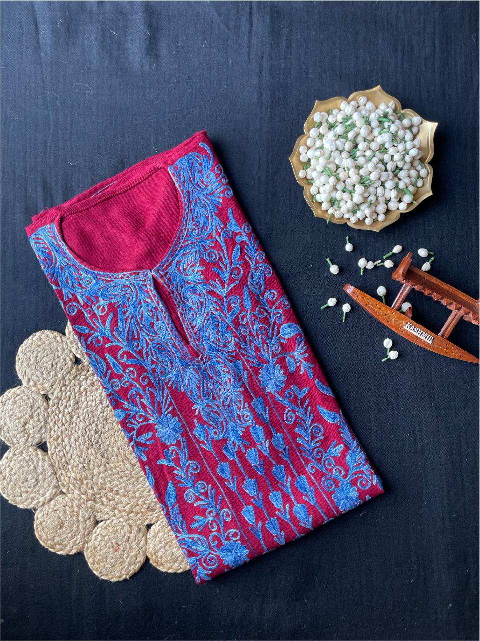 Kashmiri Pheran - Aarikari