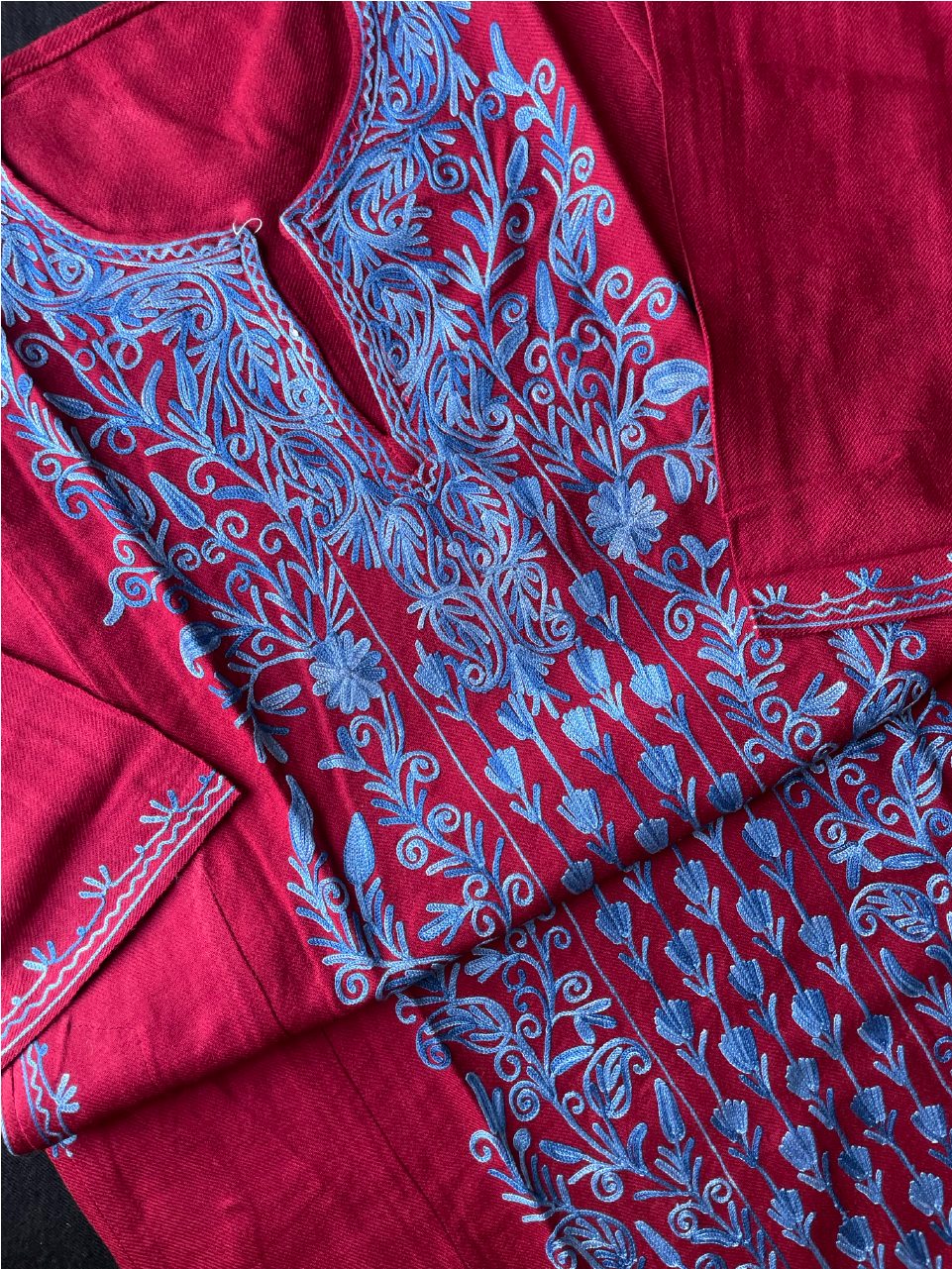 Kashmiri Pheran - Aarikari