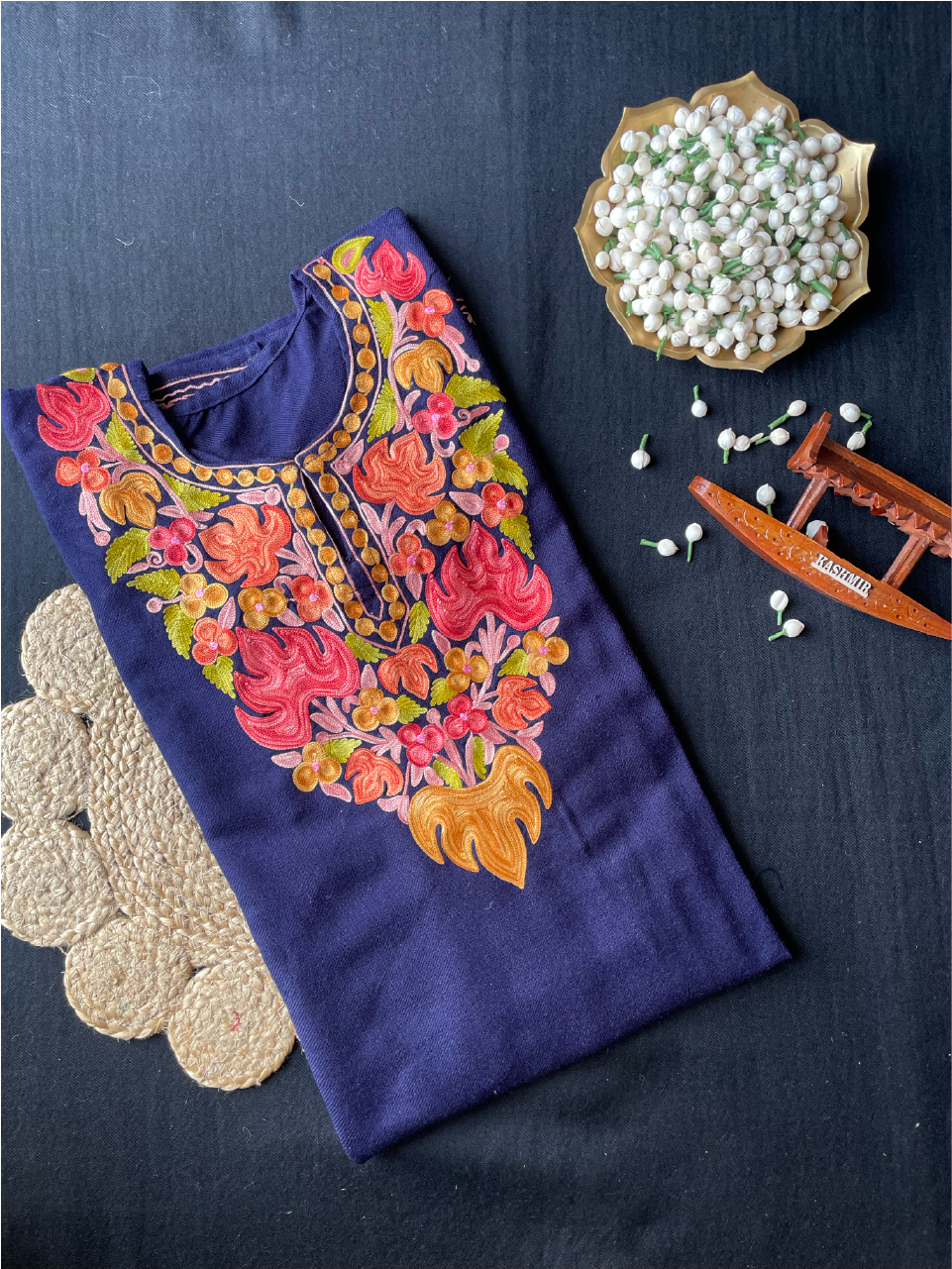 Kashmiri Pheran - Aarikari