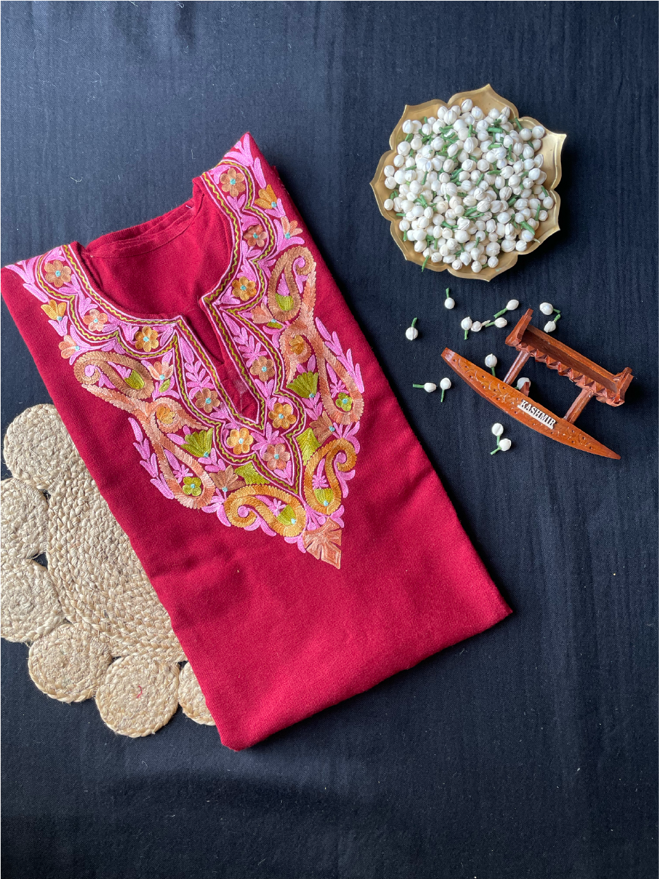 Kashmiri Pheran - Aarikari