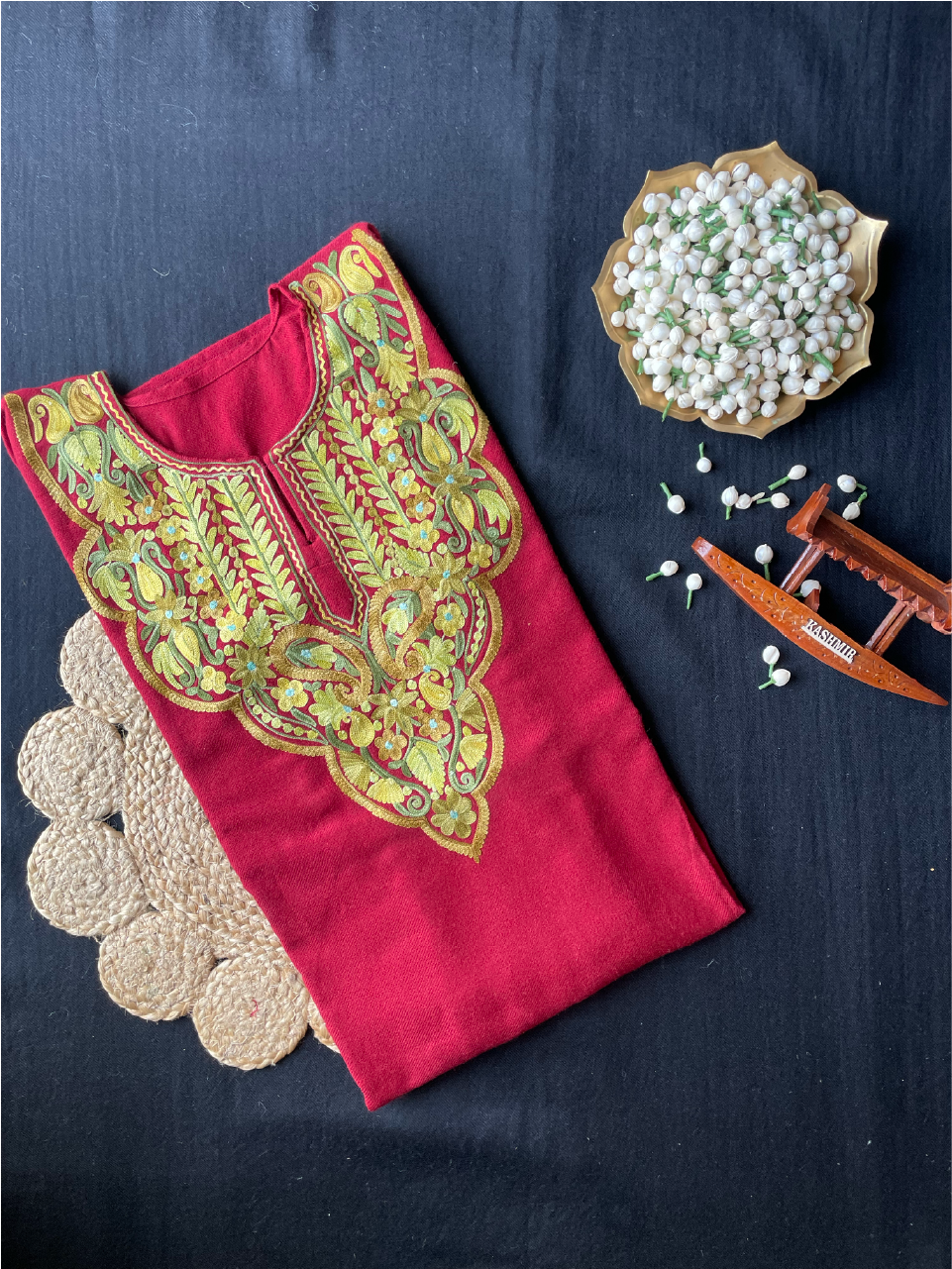 Kashmiri Pheran - Aarikari