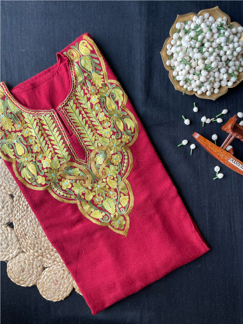 Kashmiri Pheran - Aarikari