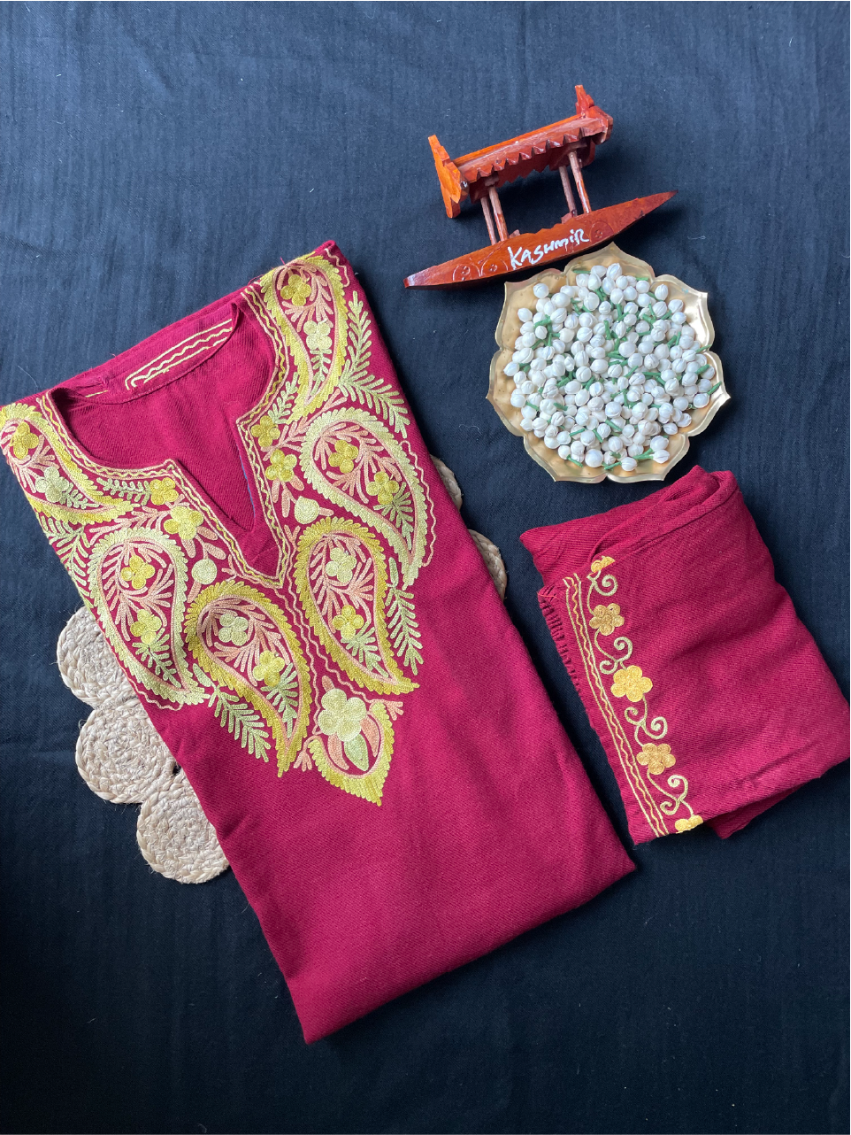 Cashmilon Pheran Set - Aari