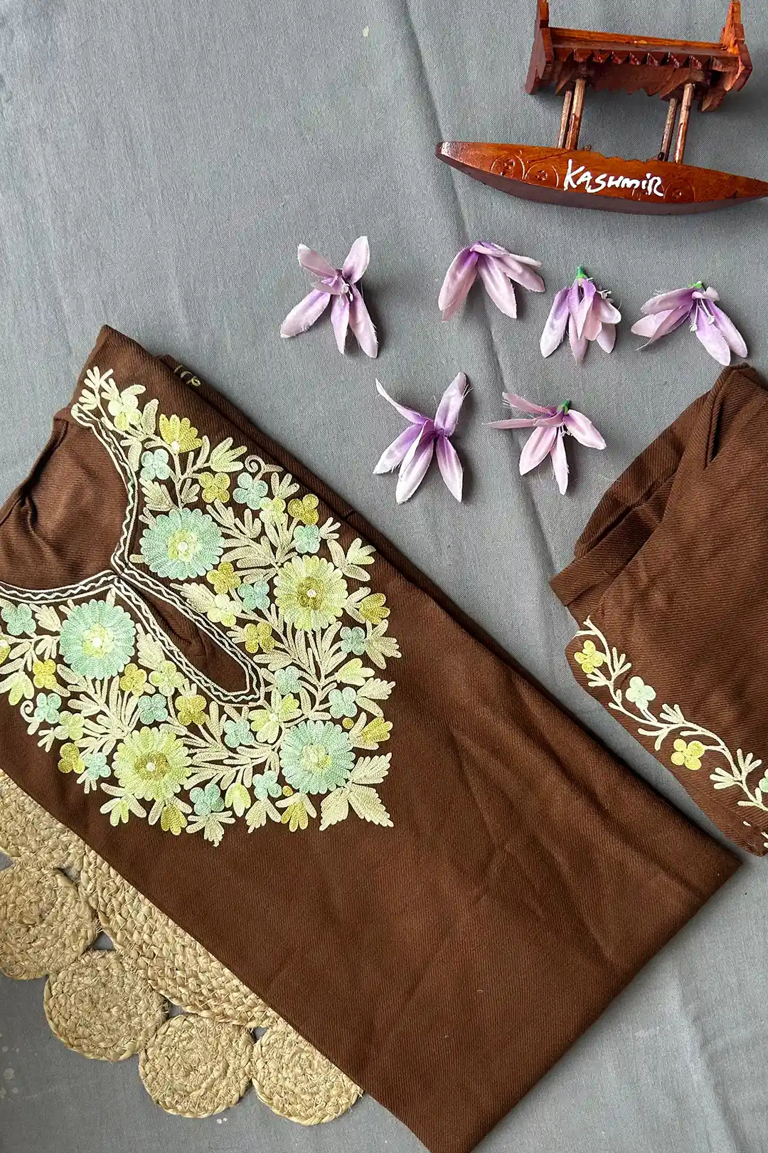 Kashmiri-Pheran-Set-Aarikari-Naarigis-Brown2